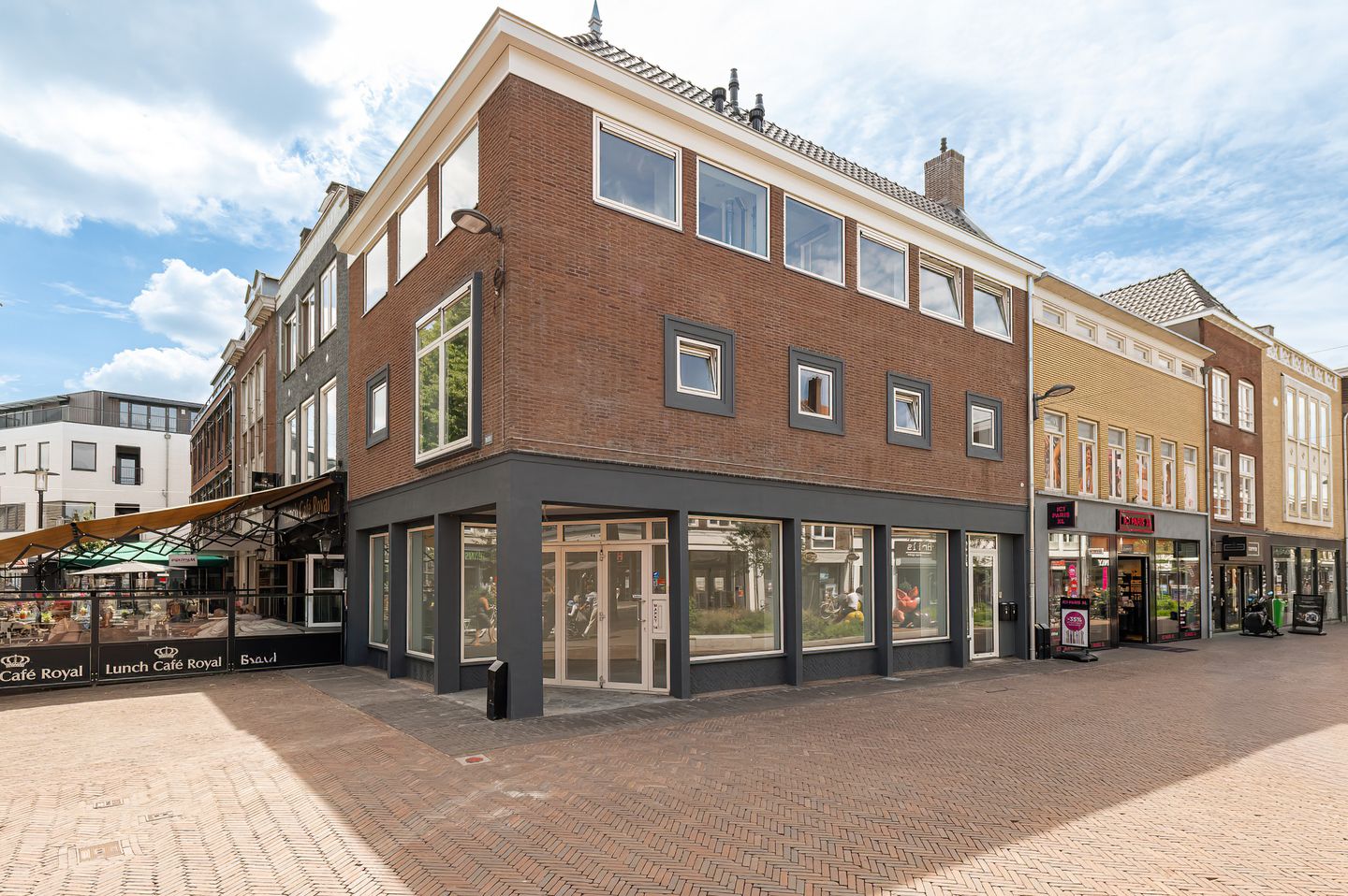 Bekijk foto 3 van Markt 14