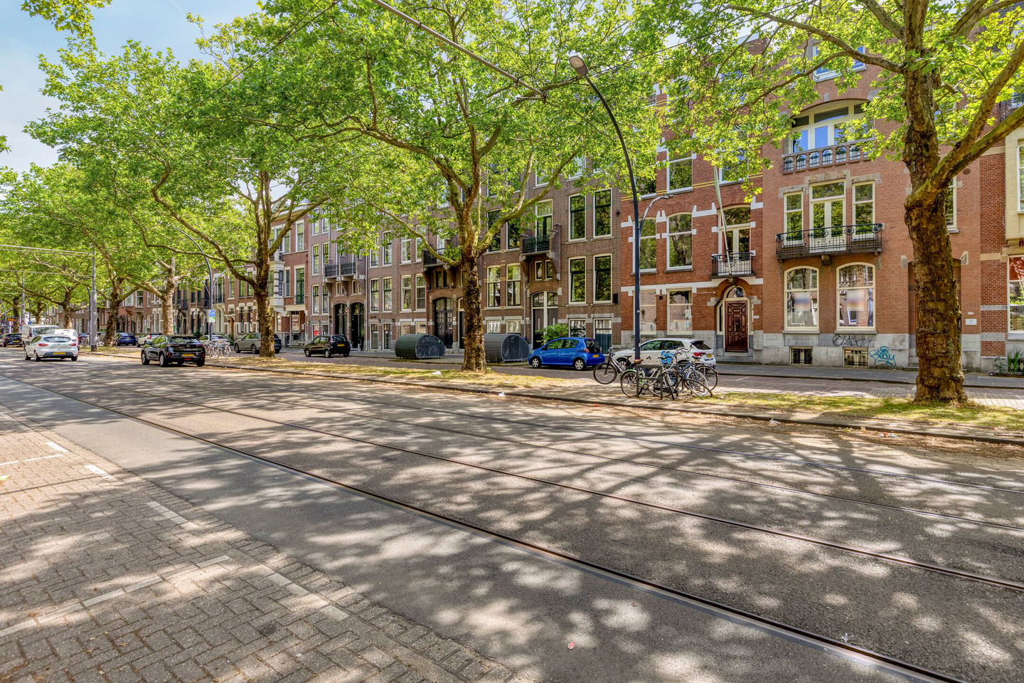 View photo 3 of Mathenesserlaan 326