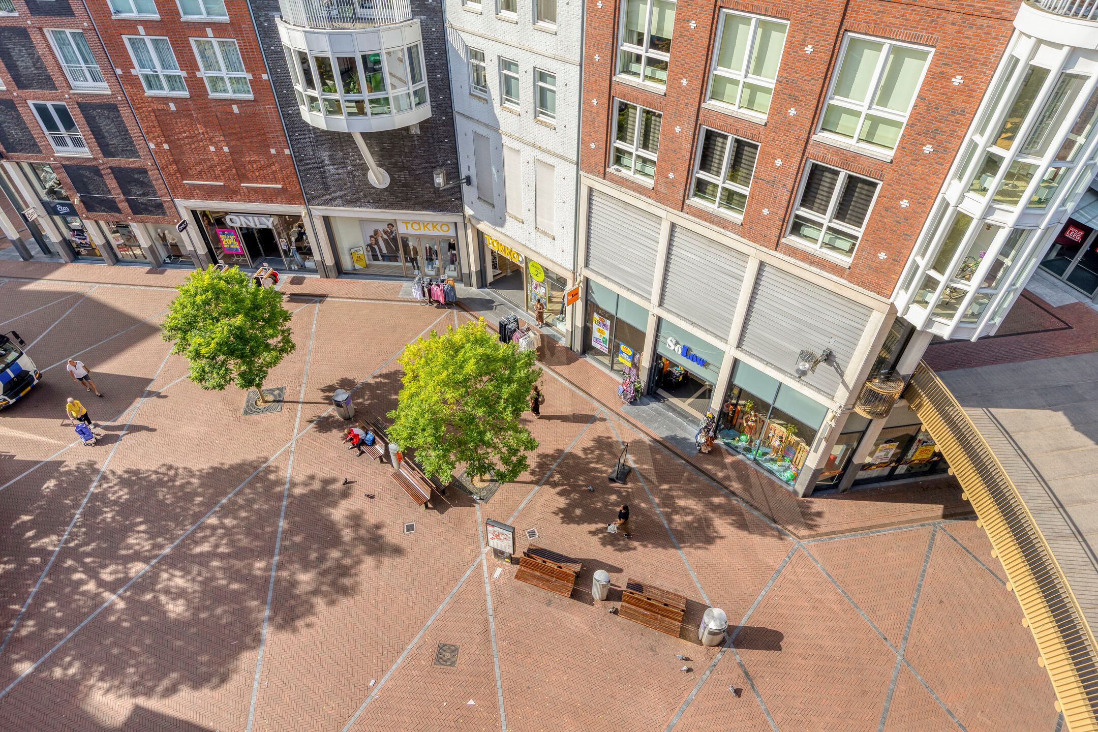 Photo 45 of Uitstraat 193