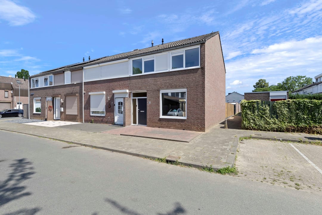 Photo 2 of Corneillestraat 7