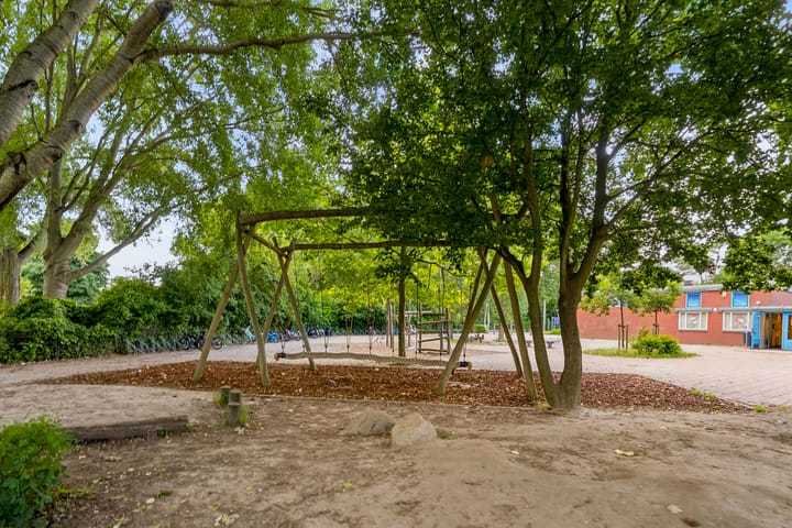 Appartement te koop: Eemplein 27, Almere