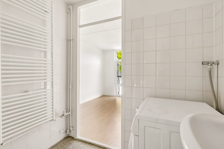 Appartement te koop: Eemplein 27, Almere