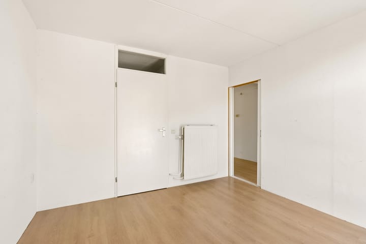 Appartement te koop: Eemplein 27, Almere