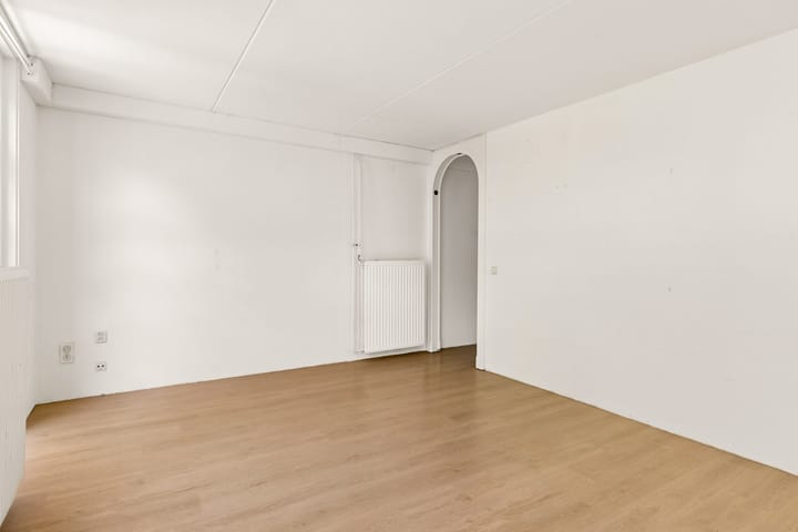 Appartement te koop: Eemplein 27, Almere