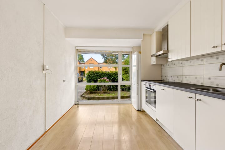 Tussenwoning te koop: Hendrik Marsmanstraat 146, Almere