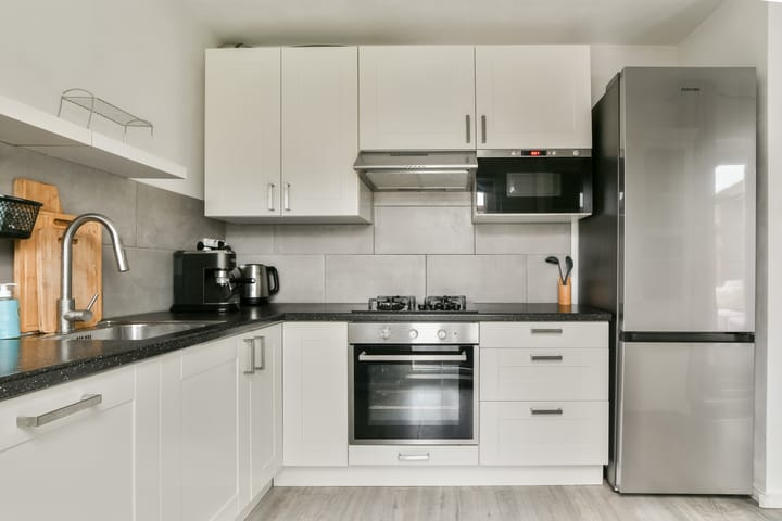 Tussenwoning te huur: Trompstraat 78, Huizen