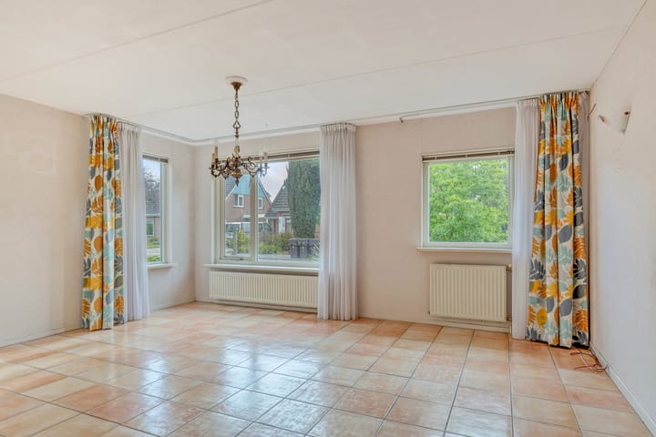 Twee-onder-één-kap te koop: Ds Groot-Nibbelinkstraat 23, Haulerwijk