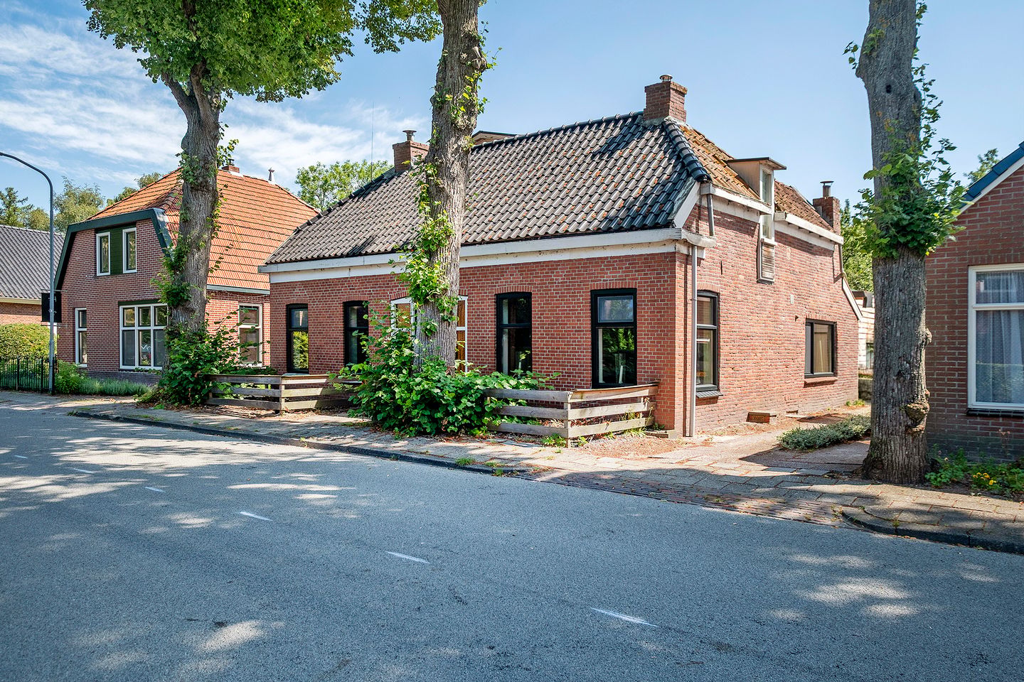 Photo 49 of Uiterburen 36