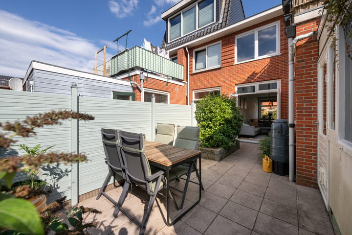 Tussenwoning te koop: Van 't Hoffstraat 287, Haarlem