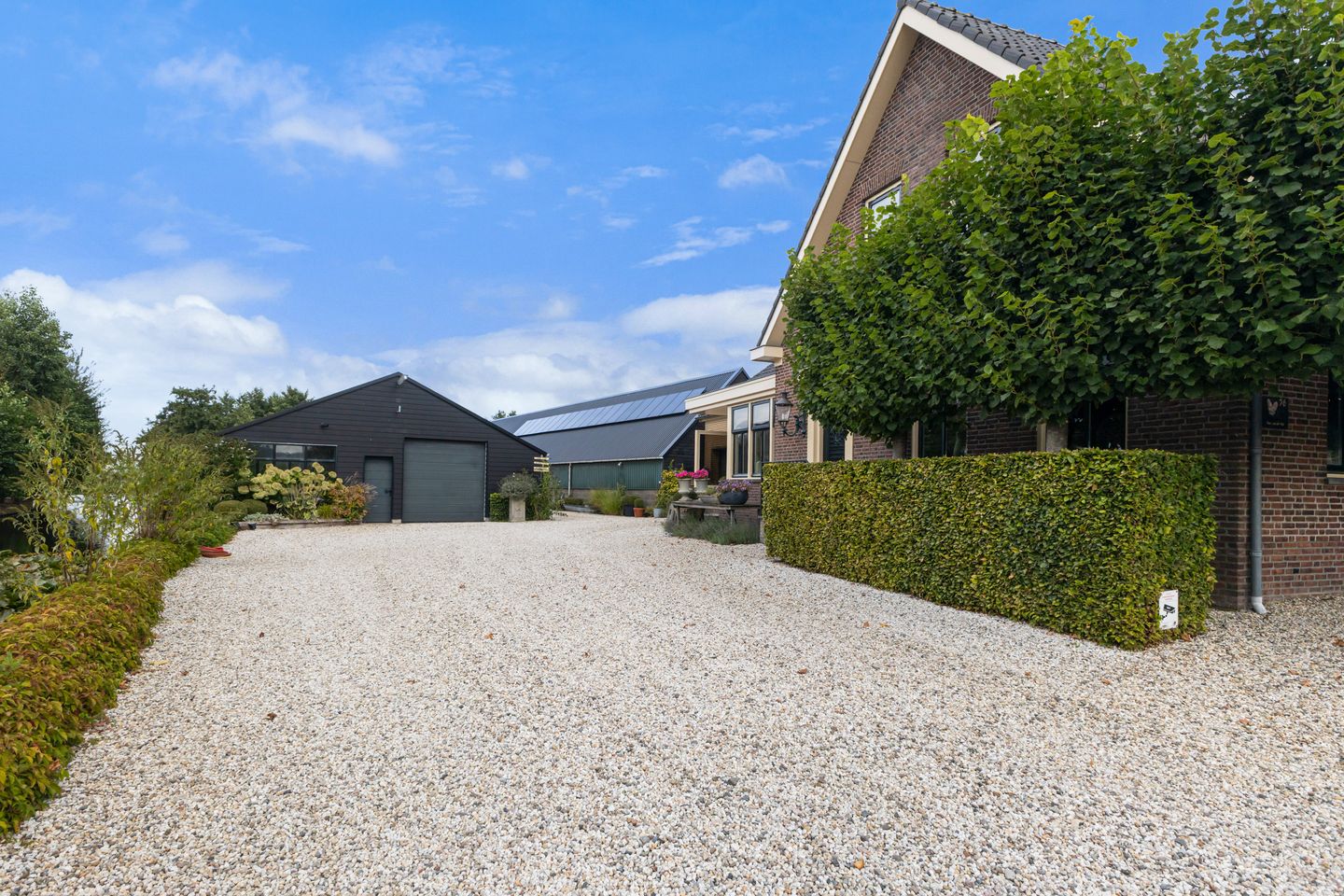 View photo 4 of Westeinde 76