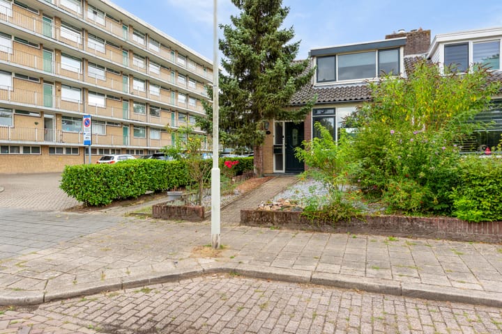 Photo 4 of Magerhorststraat 30