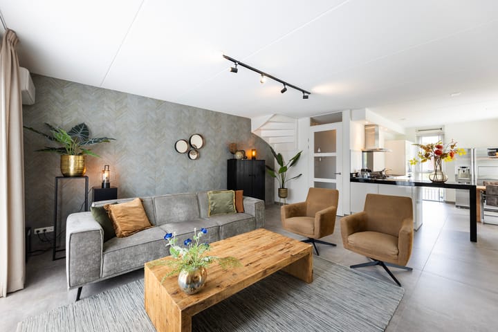 Hoekwoning te koop: Karel Appelstraat 2, Hengelo