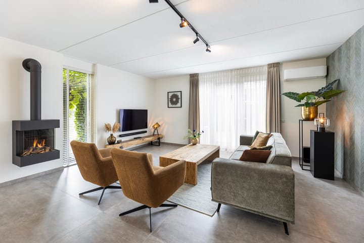 Hoekwoning te koop: Karel Appelstraat 2, Hengelo