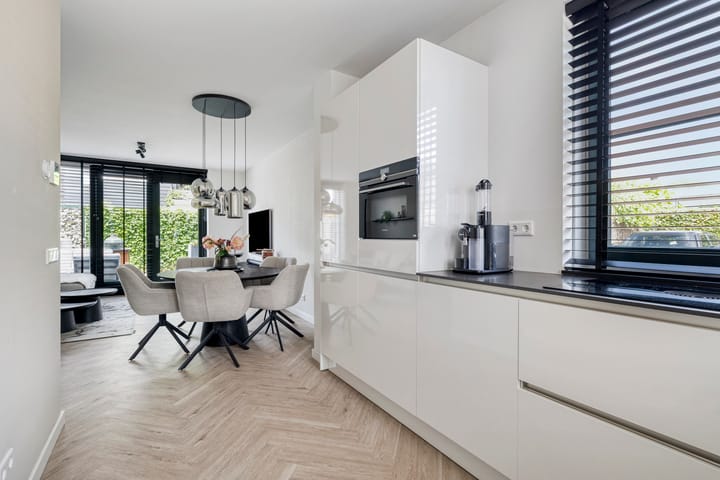 Hoekwoning te koop: De Steenkuil 2, Woerden