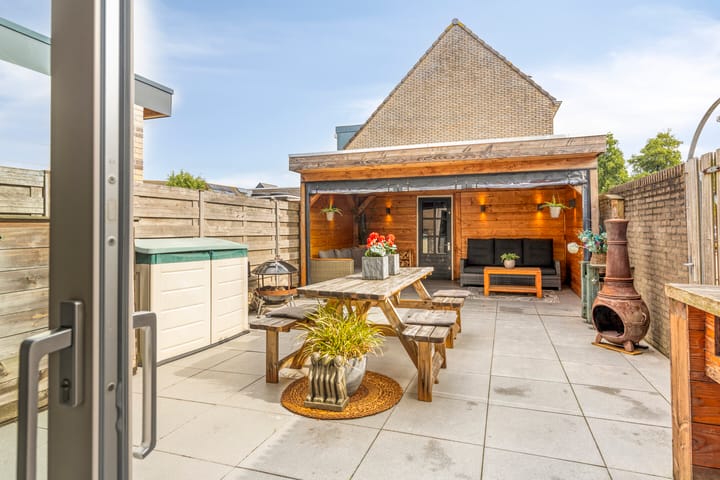 Hoekwoning te koop: Frescobaldistraat 116, Purmerend