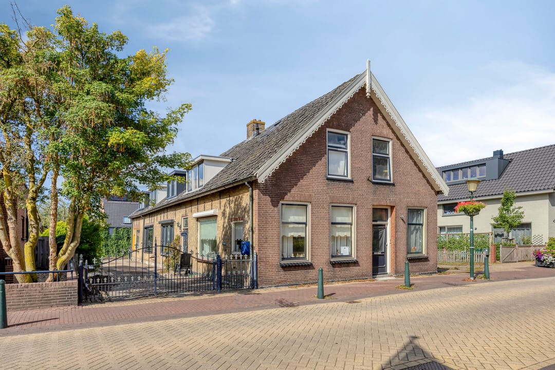 Photo 26 of Hoofdstraat 98