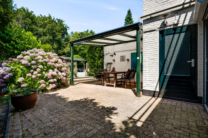 Twee-onder-één-kap te koop: Broekhin Zuid 65, Roermond