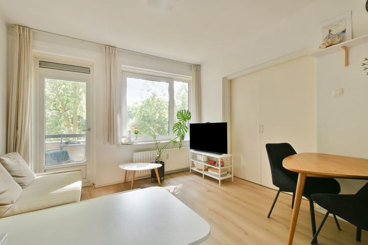 Studio te koop: Van Nijenrodeweg 697, Amsterdam