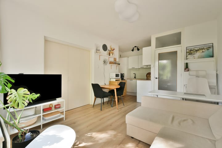 Studio te koop: Van Nijenrodeweg 697, Amsterdam