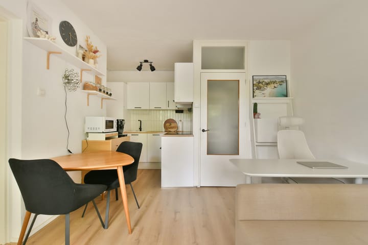 Studio te koop: Van Nijenrodeweg 697, Amsterdam