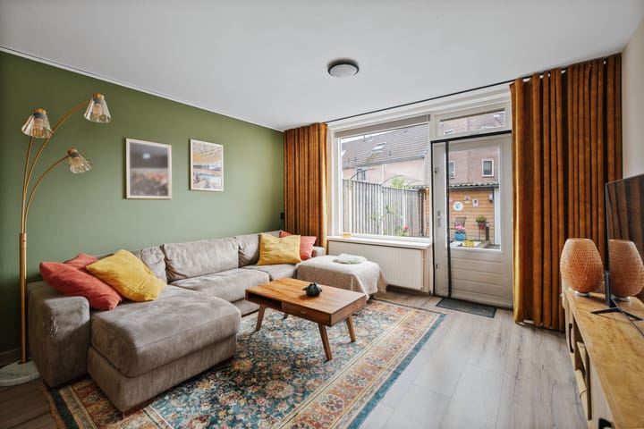 Tussenwoning te koop: Karel de Grotelaan 162D, Deventer