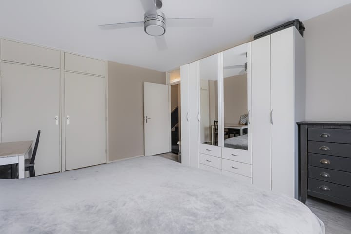 Twee-onder-één-kap te koop: Duifhuis 28, Nijkerk