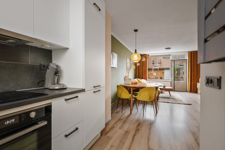 Tussenwoning te koop: Karel de Grotelaan 162D, Deventer
