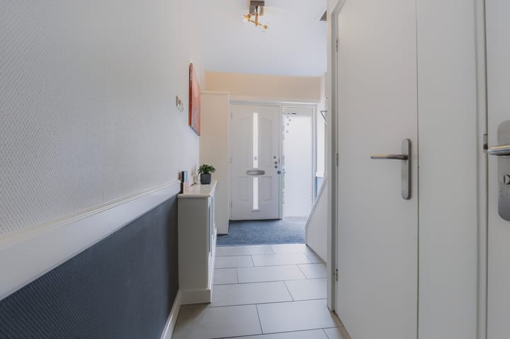 Twee-onder-één-kap te koop: Duifhuis 28, Nijkerk