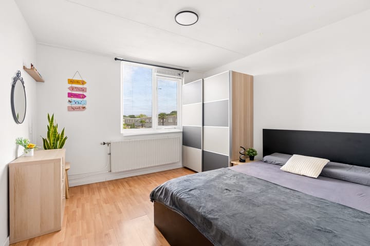 Appartement te koop: Glinkastraat 157, Almere