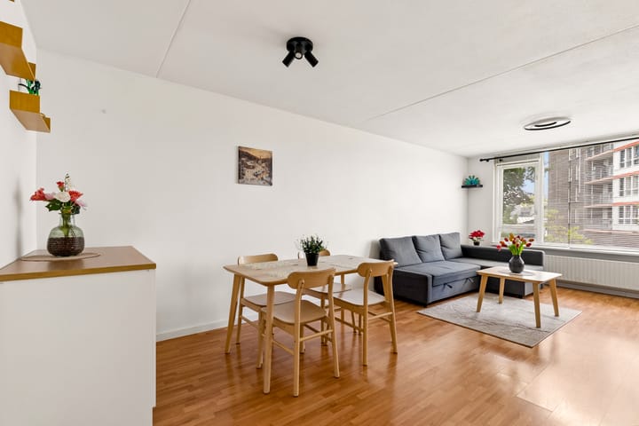 Appartement te koop: Glinkastraat 157, Almere