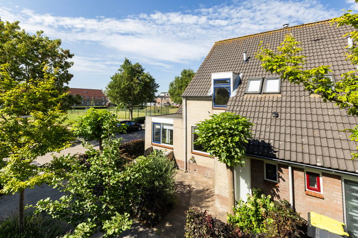 Photo 4 of Burg. Korstanjestraat 23