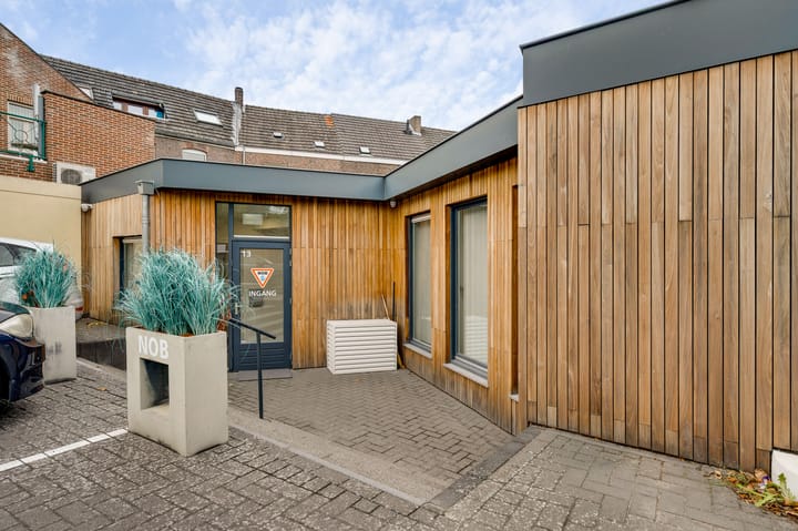 Ernst Casimirstraat 13, Roermond