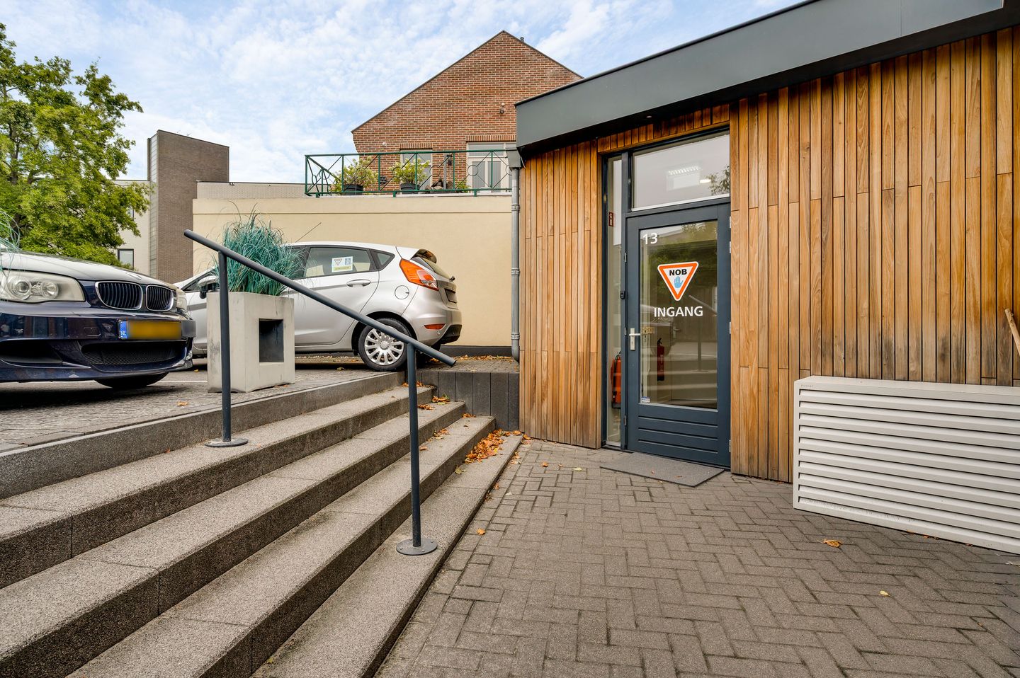 Bekijk foto 2 van Ernst Casimirstraat 13
