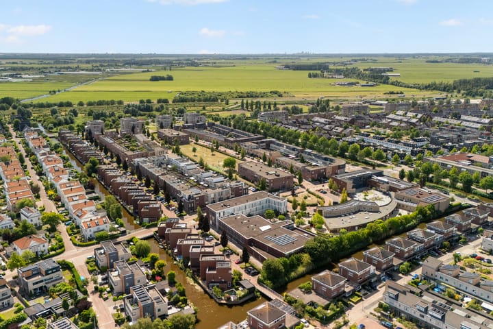 Photo 4 of Vroonhoevelaan 11