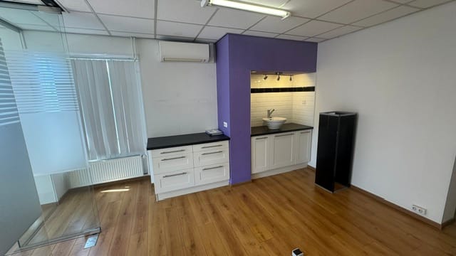 Bekijk foto 5 van Zeisstraat 2