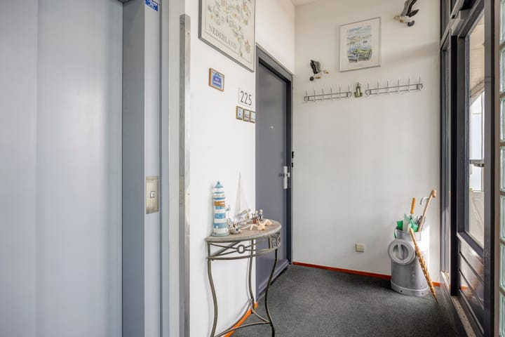 Appartement te koop: Uiterdijk 225, Pernis Rotterdam