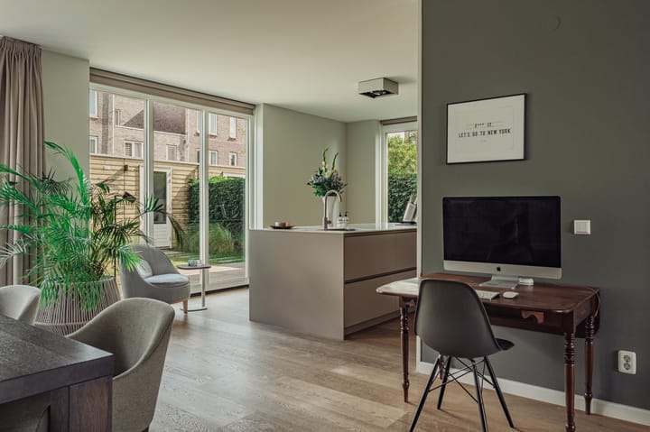 Twee-onder-één-kap te koop: Nico Jessekade 137, Amsterdam