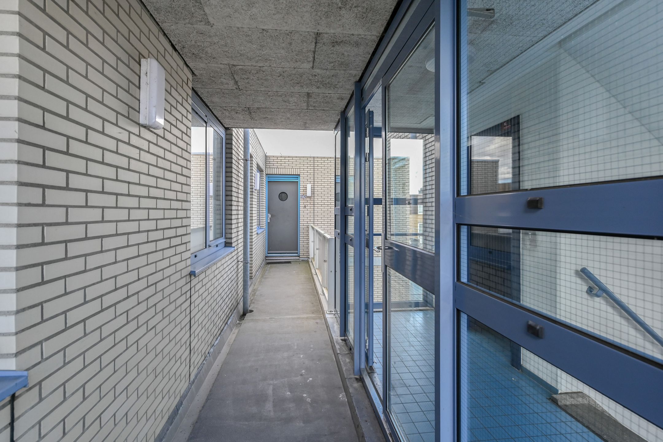 Photo 9 of Promenade 142