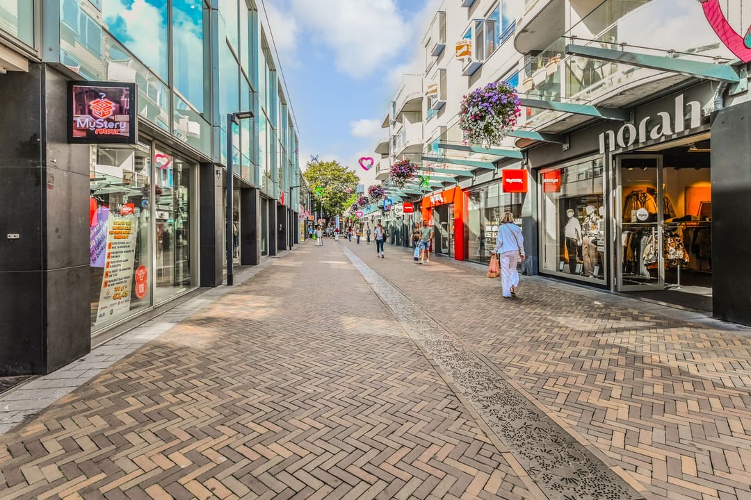 Photo 32 of Promenade 142