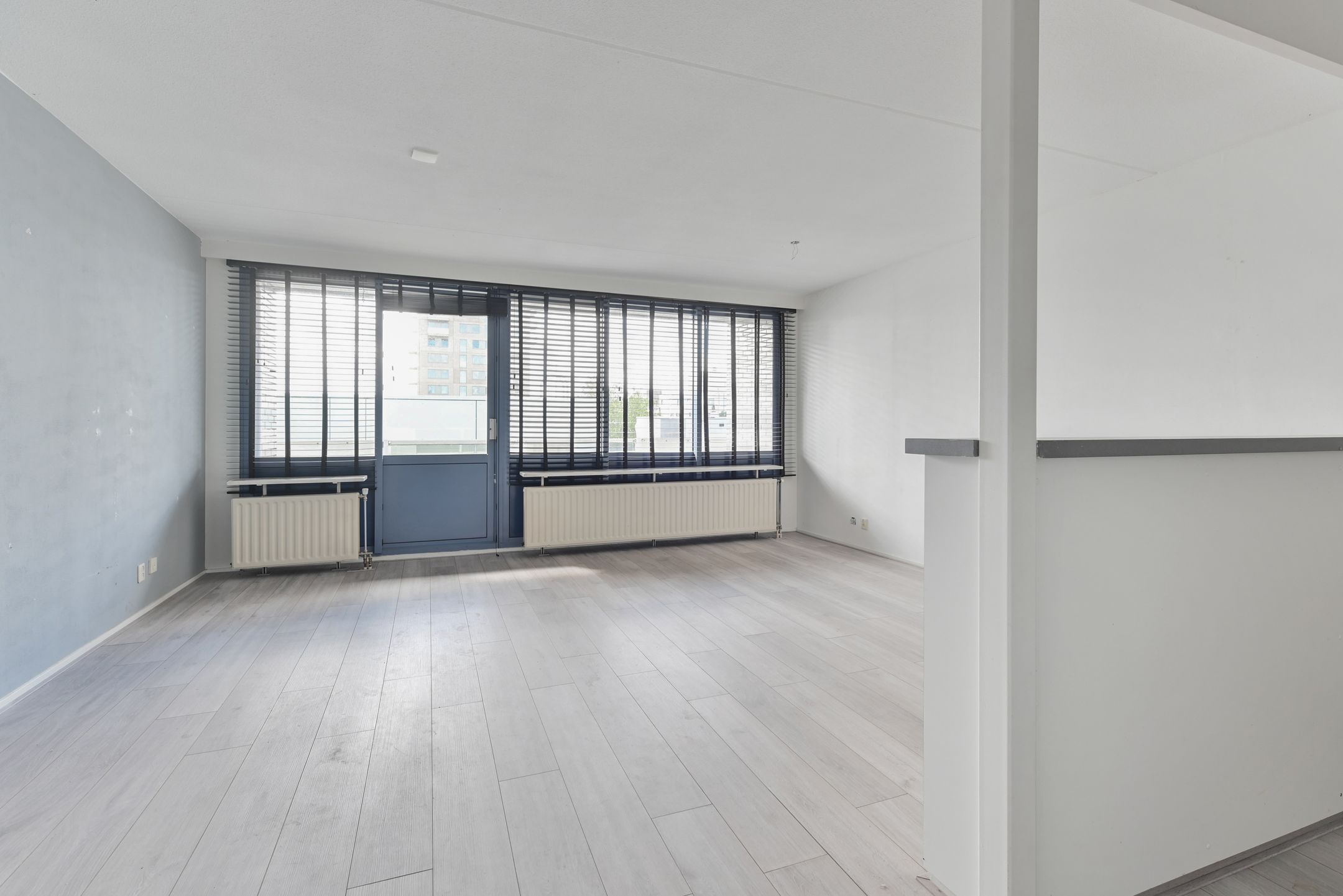 Photo 12 of Promenade 142