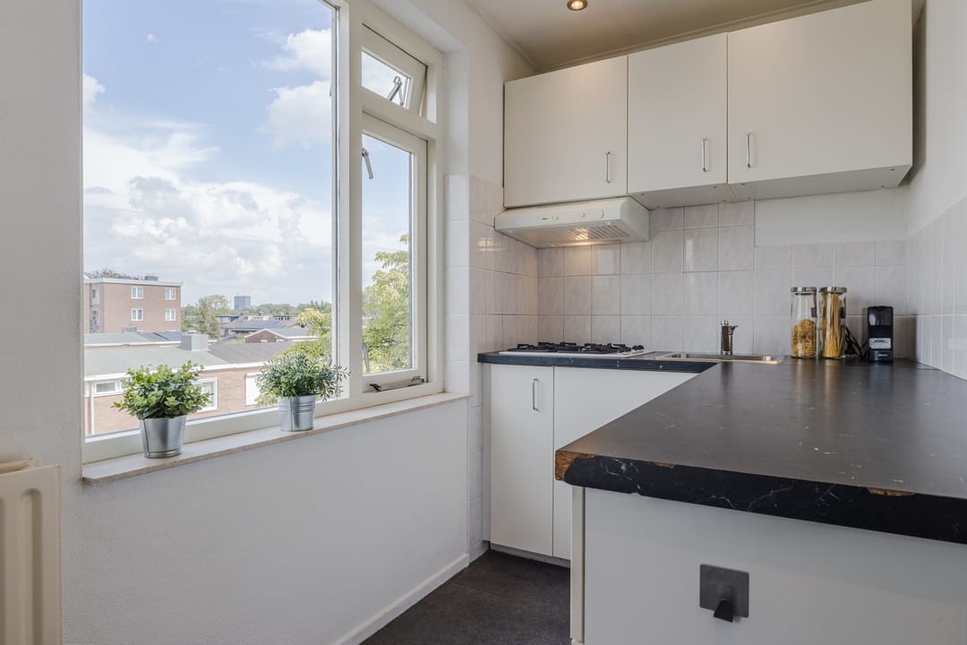 Photo 16 of Plutostraat 62