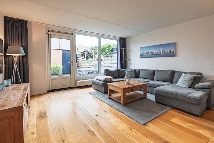 Tussenwoning te koop: Johannes Vermeerhage 17, Nieuwegein