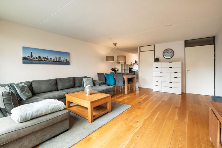 Tussenwoning te koop: Johannes Vermeerhage 17, Nieuwegein