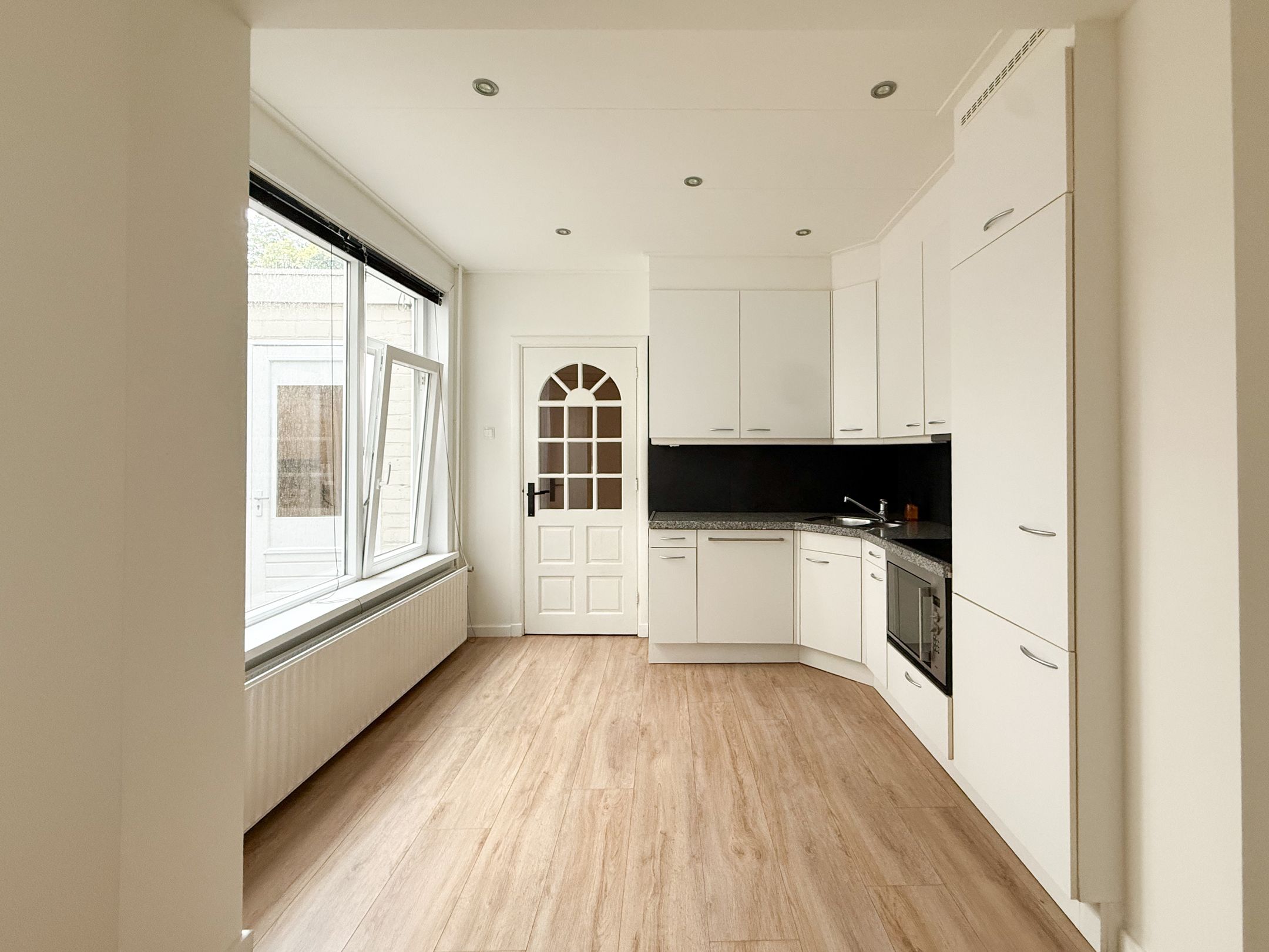 Photo 12 of Frans van Waesberghestraat 6