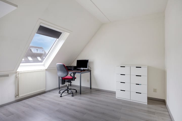 Tussenwoning te koop: Iep 16, Best