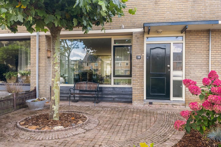 Tussenwoning te koop: Hendrik Broertjesstraat 39, Den Helder