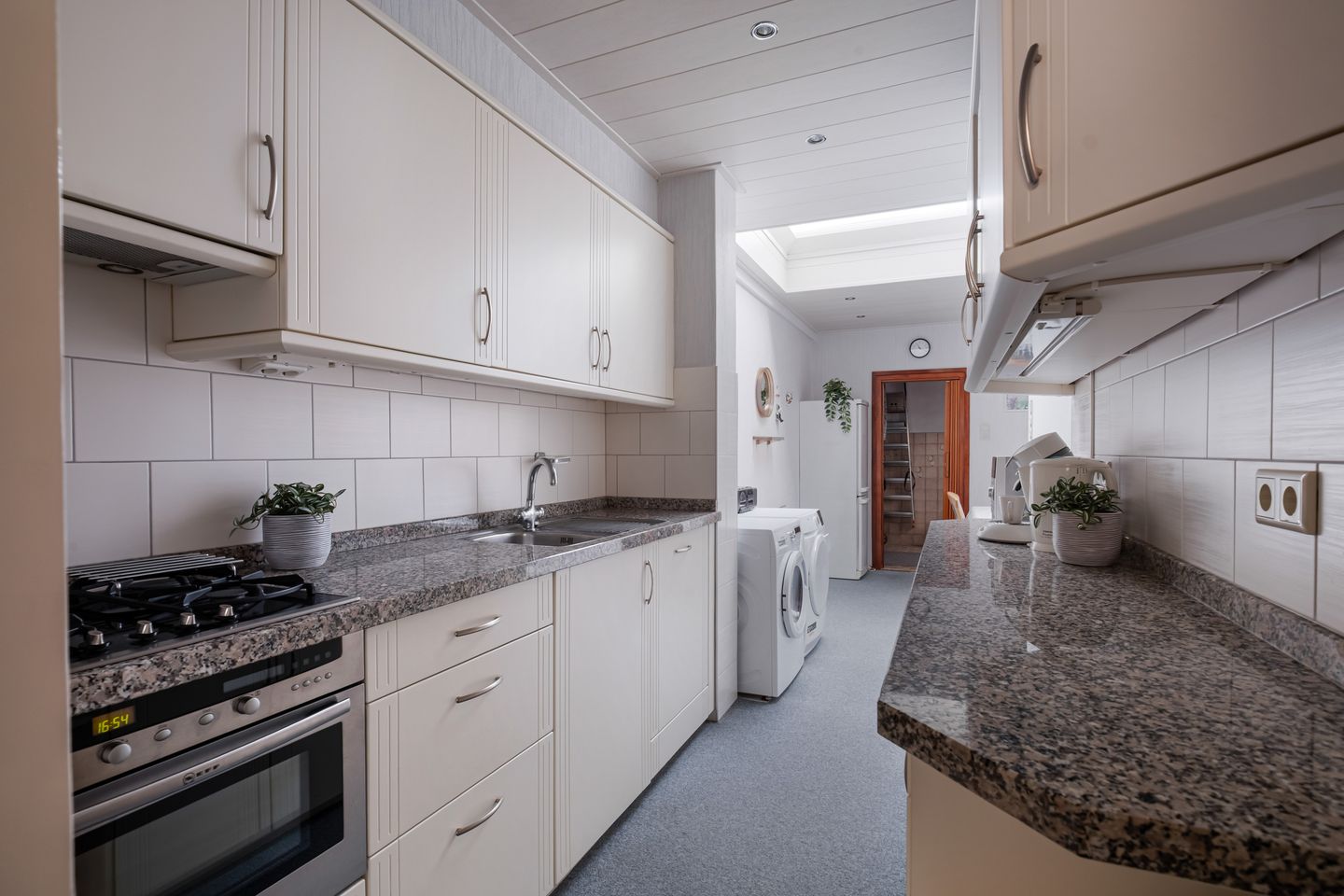 Photo 10 of Van der Doortogestraat 16