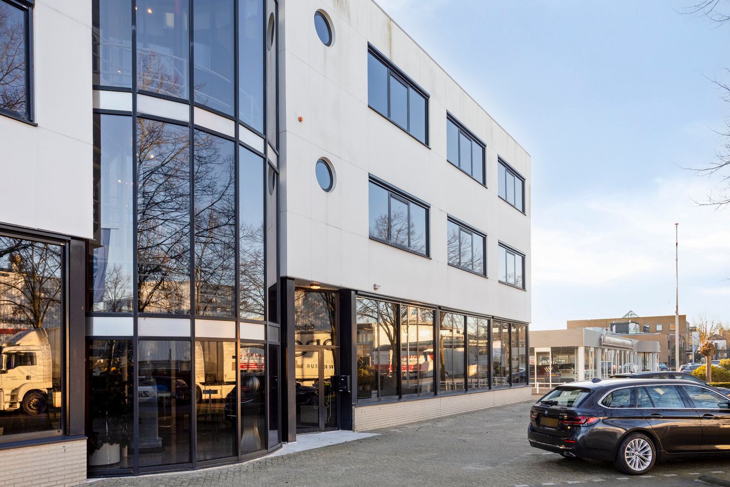 View photo 3 of Plesmanstraat 32