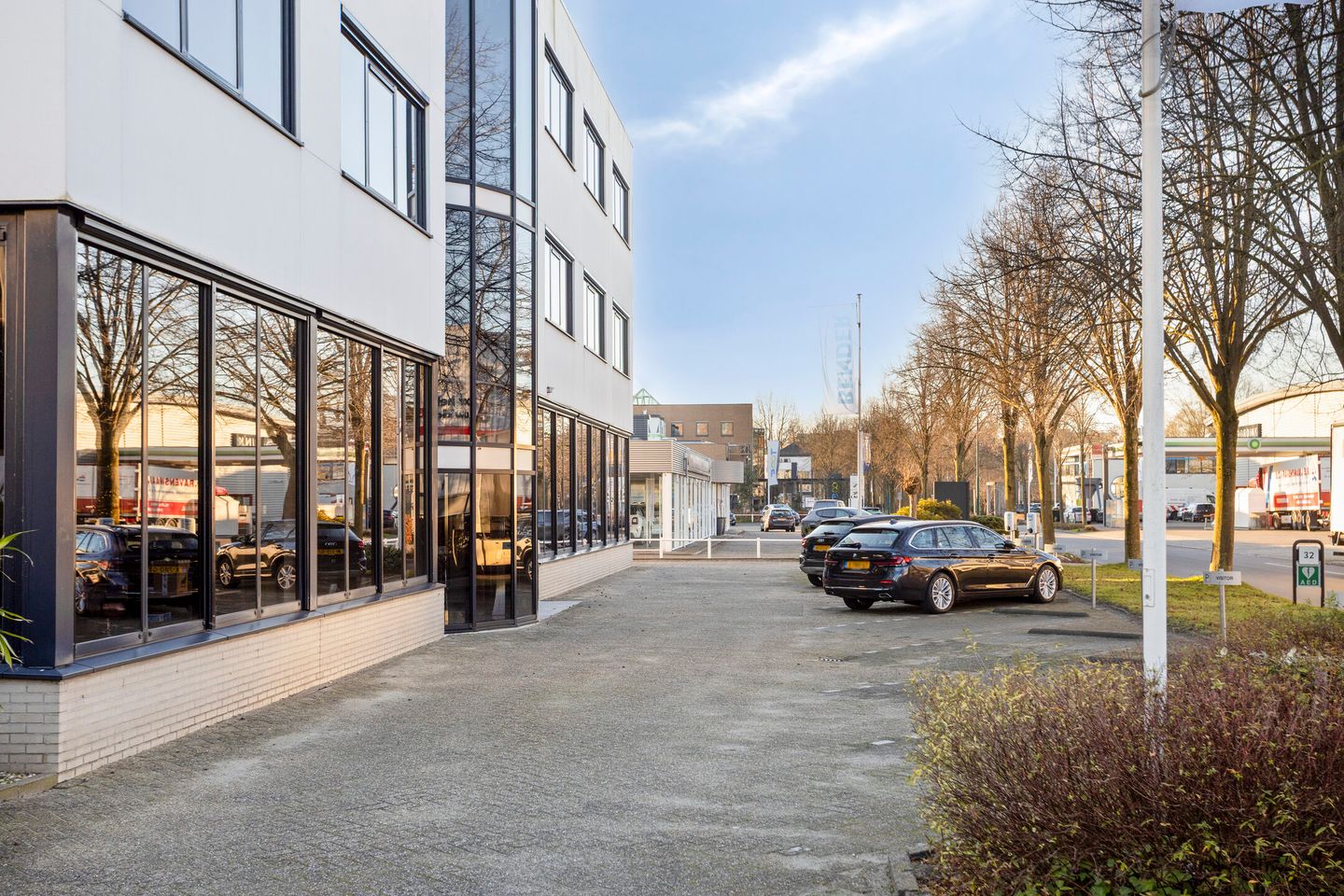 View photo 2 of Plesmanstraat 32