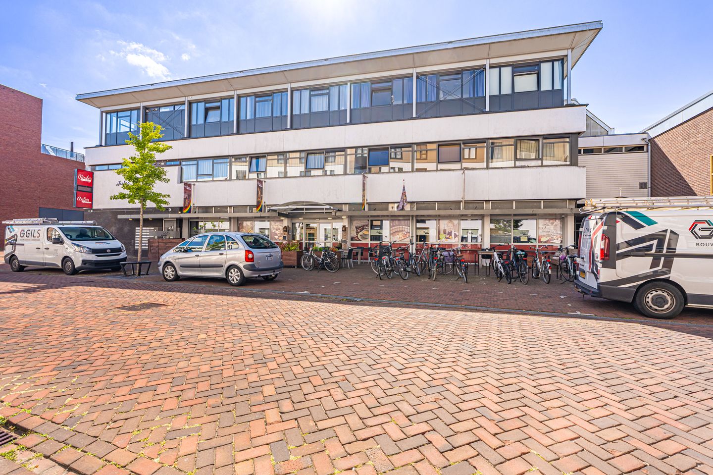 View photo 4 of Kloekhorststraat 18-20